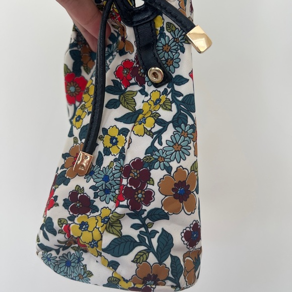 SOLD Tory Burch Bucket Bag - Picture 6 of 11